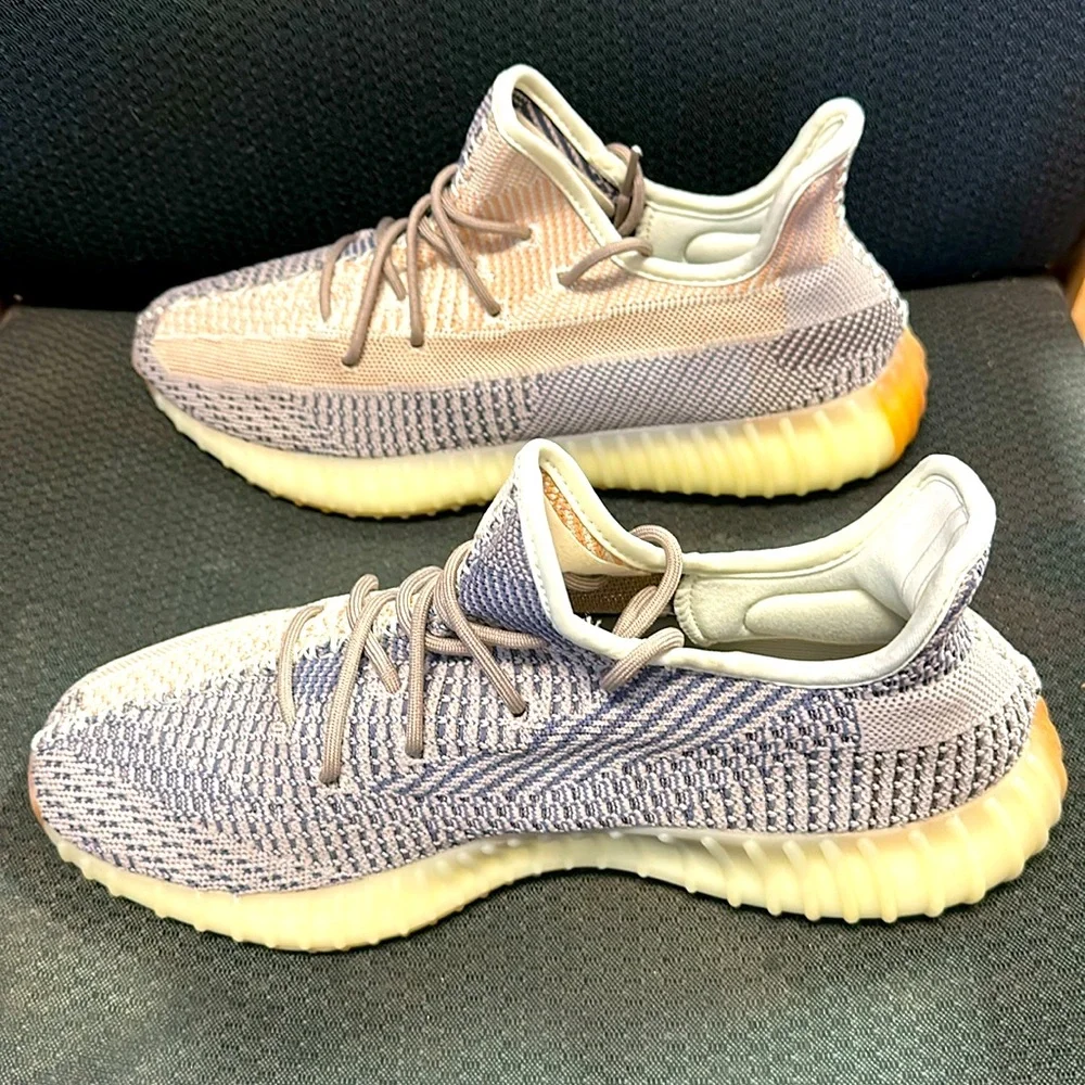 Adidas Yeezy boost size 11 men’s sneakers very very gently used - Picture 4 of 8